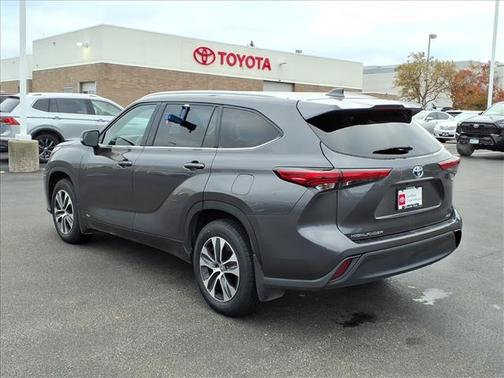 2022 Toyota Highlander Hybrid XLE