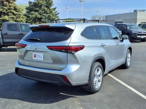 2022 Toyota Highlander LE