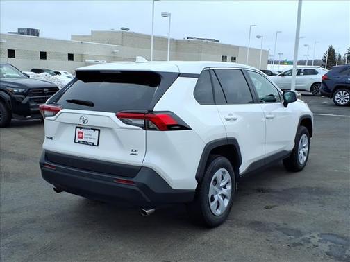 2024 Toyota RAV4 LE