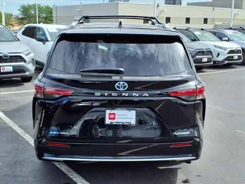 2025 Toyota Sienna Platinum 7 Passenger