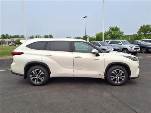 2021 Toyota Highlander Hybrid XLE