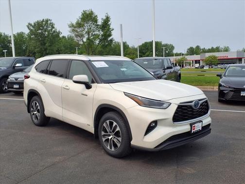 2021 Toyota Highlander Hybrid XLE