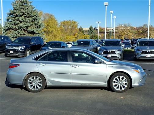 2017 Toyota Camry Hybrid XLE
