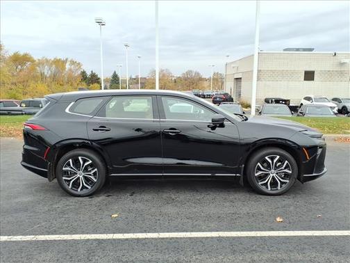 2025 Toyota Crown Signia XLE