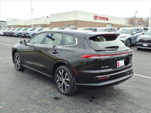 2025 Toyota Crown Signia XLE