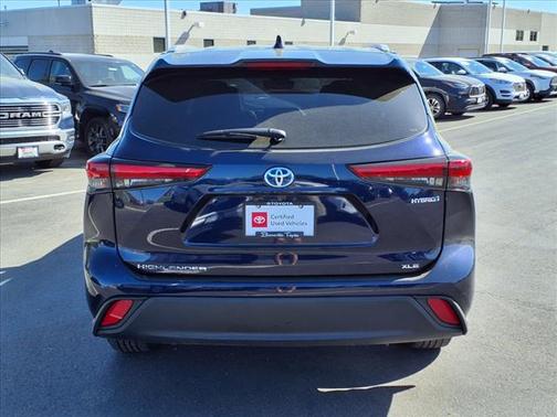 2022 Toyota Highlander Hybrid XLE