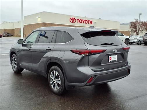 2025 Toyota Highlander Hybrid XLE