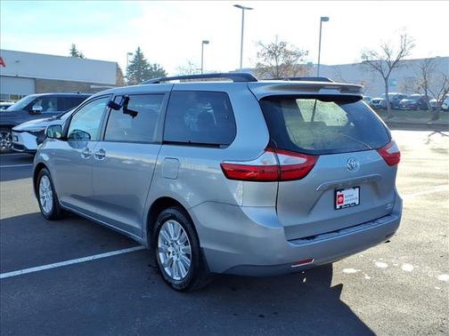 2017 Toyota Sienna LE
