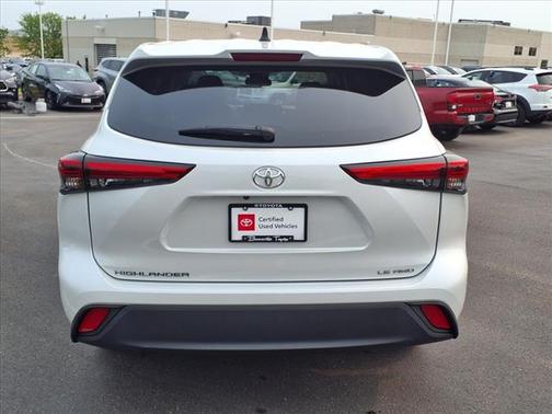 2022 Toyota Highlander LE