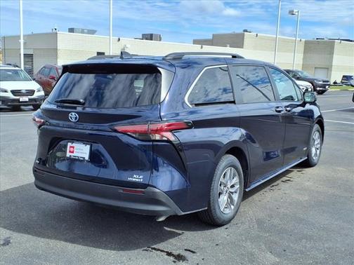 2021 Toyota Sienna XLE