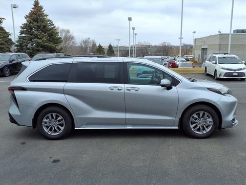 2025 Toyota Sienna XLE