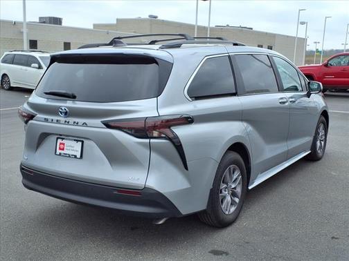 2025 Toyota Sienna XLE