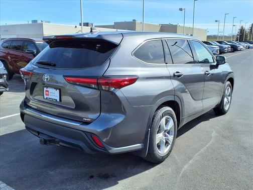 2022 Toyota Highlander L