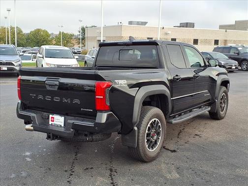 2025 Toyota Tacoma Hybrid TRD HYBR
