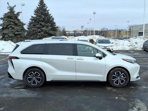 2025 Toyota Sienna Platinum 7 Passenger