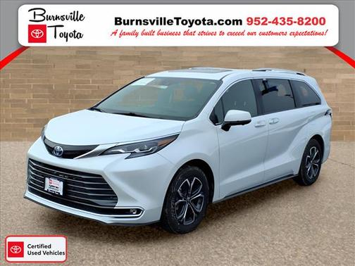 2025 Toyota Sienna Platinum 7 Passenger