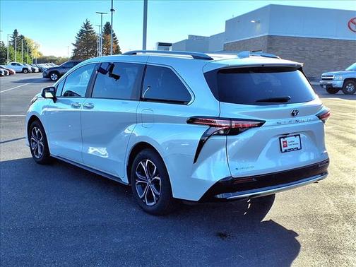 2025 Toyota Sienna Platinum 7 Passenger