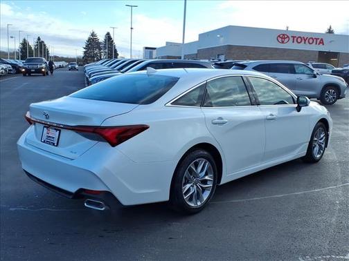 2022 Toyota Avalon XLE
