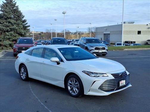 2022 Toyota Avalon XLE