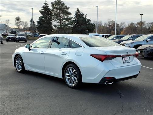 2022 Toyota Avalon XLE