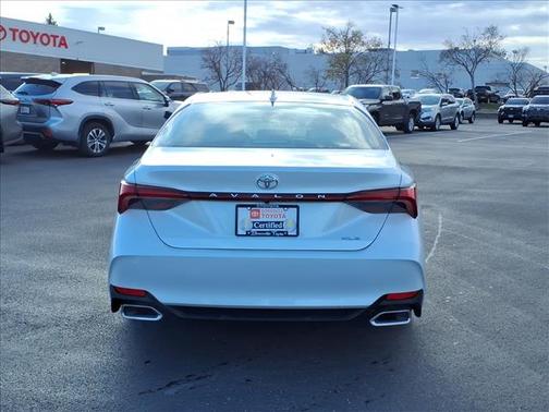 2022 Toyota Avalon XLE