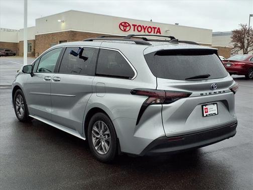 2024 Toyota Sienna XLE