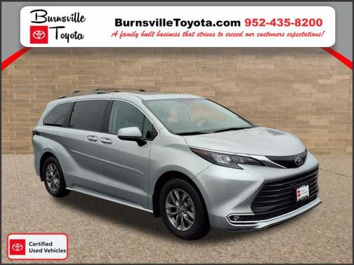 2024 Toyota Sienna XLE