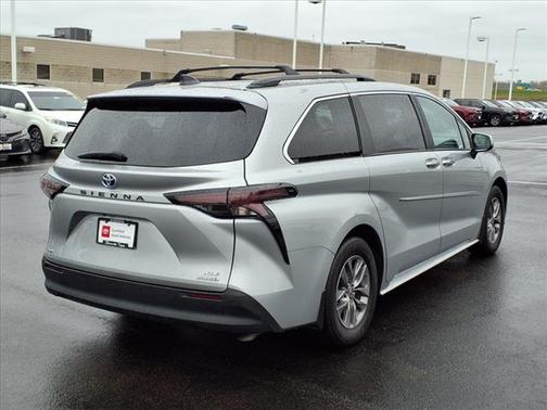 2024 Toyota Sienna XLE