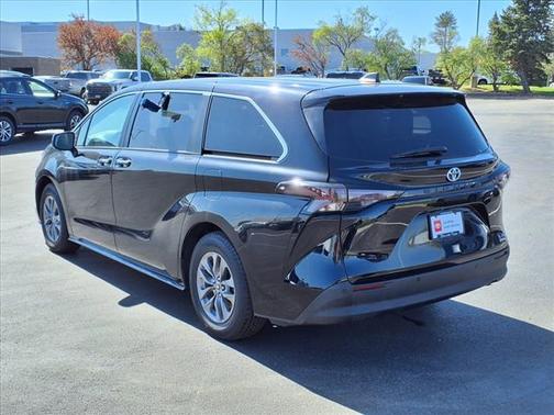 2023 Toyota Sienna XLE