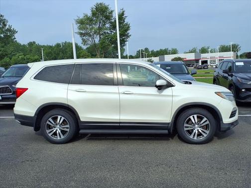 2017 Honda Pilot EX