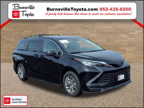 2022 Toyota Sienna LE