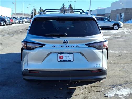 2024 Toyota Sienna XLE