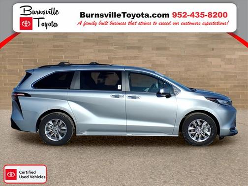 2024 Toyota Sienna XLE