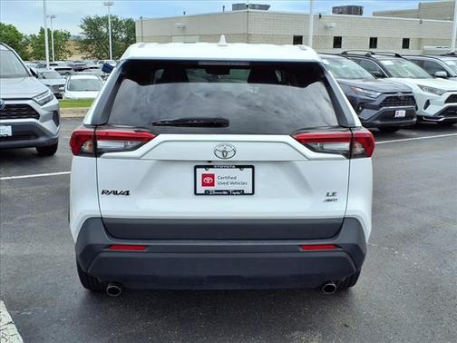 2022 Toyota RAV4 LE