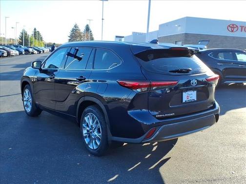 2023 Toyota Highlander Hybrid Limited
