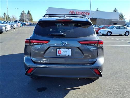 2022 Toyota Highlander Hybrid XLE
