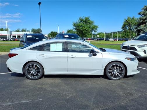 2022 Toyota Avalon Touring