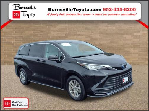 2023 Toyota Sienna LE