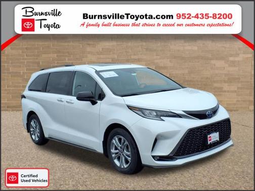 2022 Toyota Sienna XSE 7 Passenger