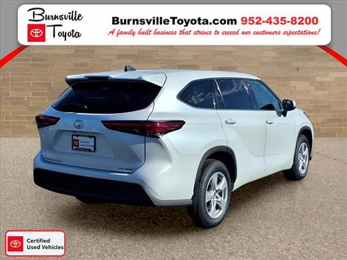 2022 Toyota Highlander LE