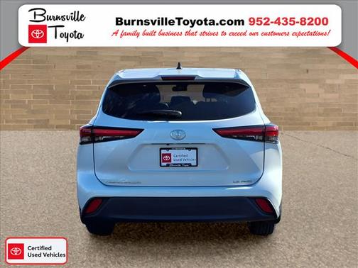 2022 Toyota Highlander LE