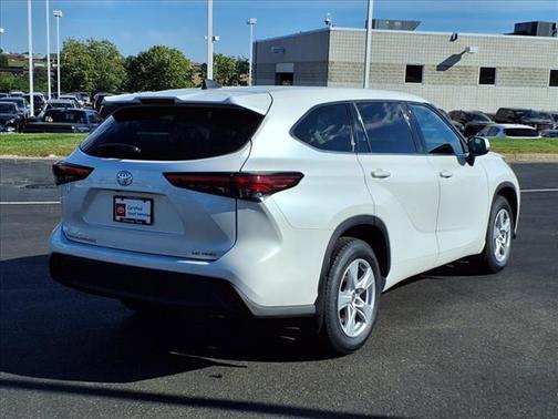2022 Toyota Highlander LE
