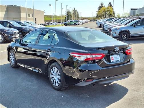 2018 Toyota Camry Hybrid LE