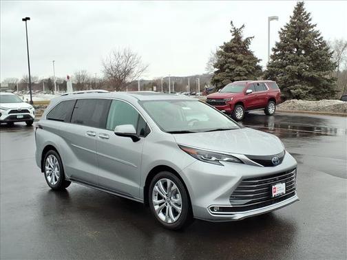 2024 Toyota Sienna Platinum 7 Passenger