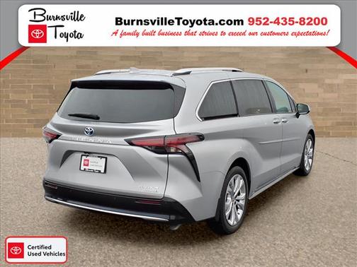 2024 Toyota Sienna Platinum 7 Passenger