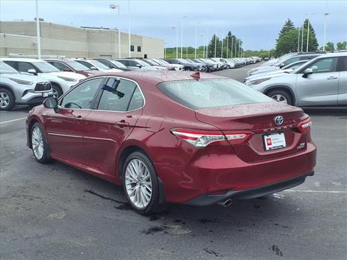 2018 Toyota Camry Hybrid XLE