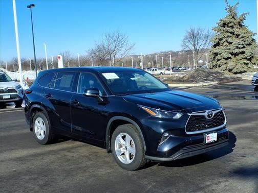 2022 Toyota Highlander LE