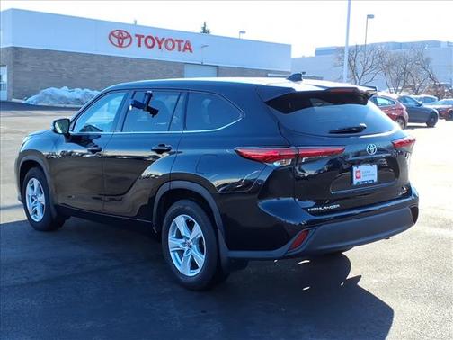 2022 Toyota Highlander LE