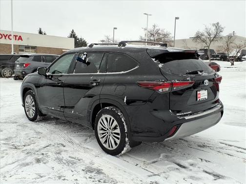 2025 Toyota Highlander Platinum