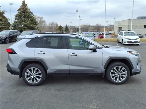 2022 Toyota RAV4 XLE Premium
